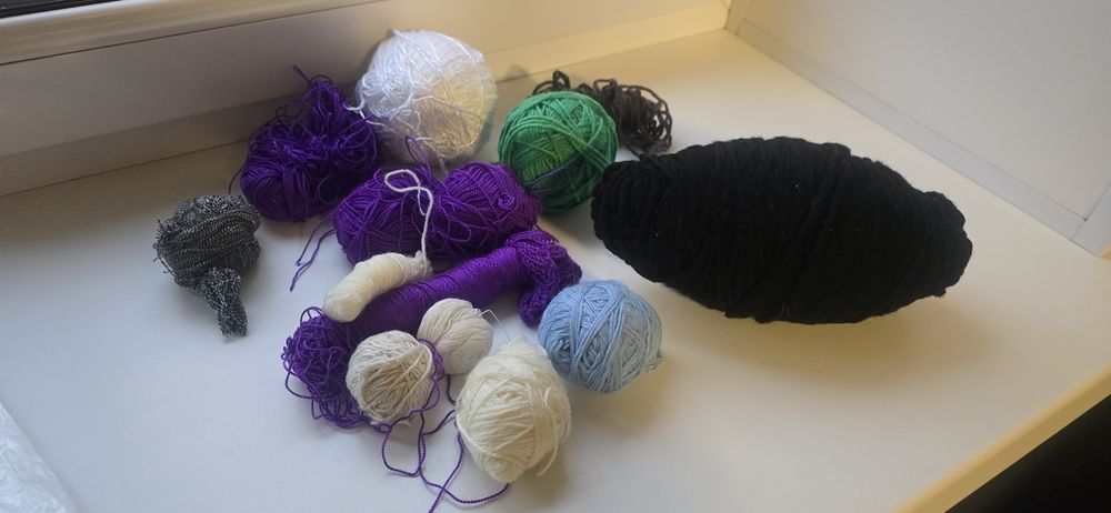 Пряжа. Нитки .   .