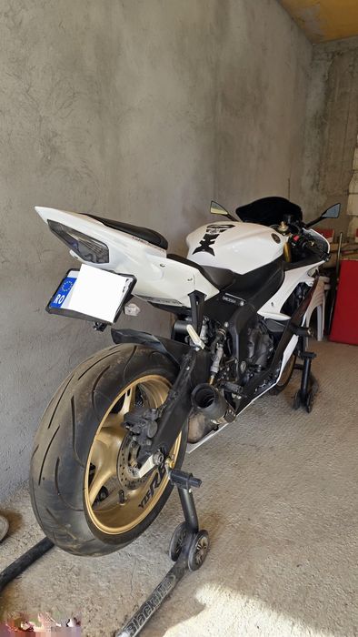 YAMAHA YZF-R6 (2009)