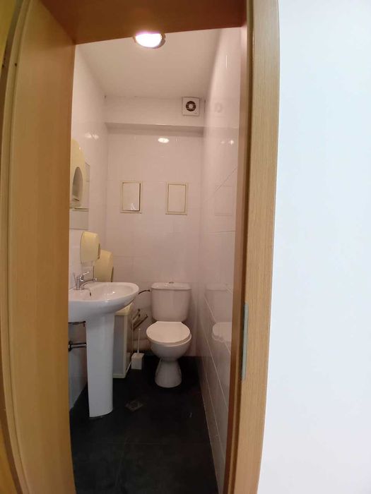 Дава се под наем Офис в София, Гоце Делчев - 115 кв.м за 1035 € - Снимка #9