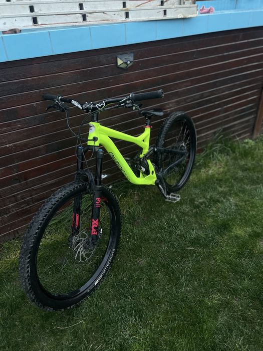 Vand commencal supreme dh v3 custom,in stare f buna