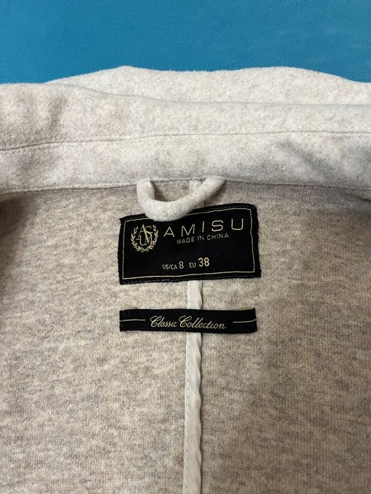 Ново марково палто в бежов цвят