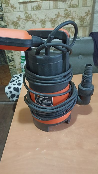Насос     дренажный  продам