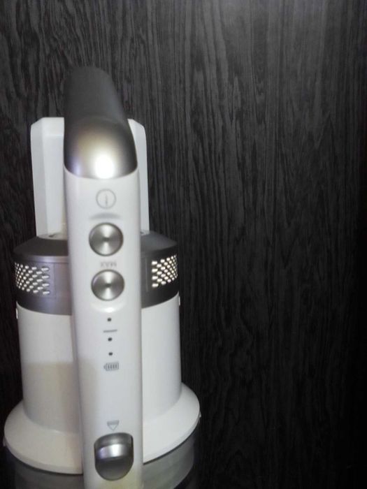 Безкабелна прахосмукачка  GRUNDIG 18 V