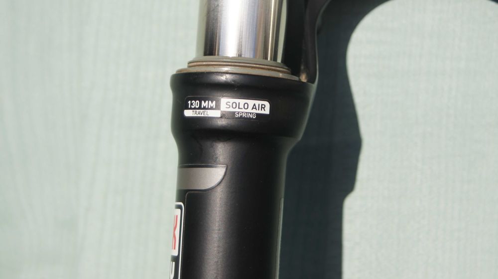 вилка rockshox sektor 27,5 с проходна ос 15 x 100