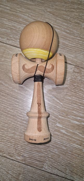Kendama Jacob acrobat mod semnată de xremus si vasiu +antistres ceapa ...