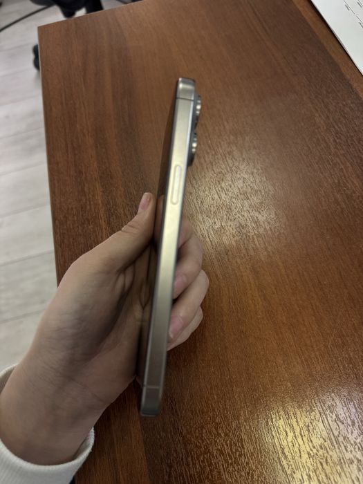 Iphone 15 pro max 256gb natural titanium