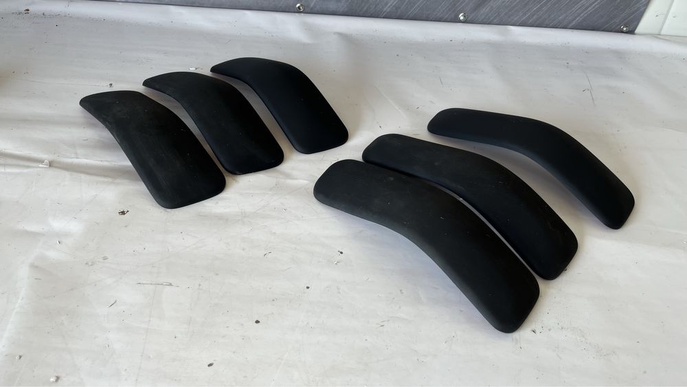 4 броя комплект (леви и десни) защитни лайстни Suzuki Grand Vitara