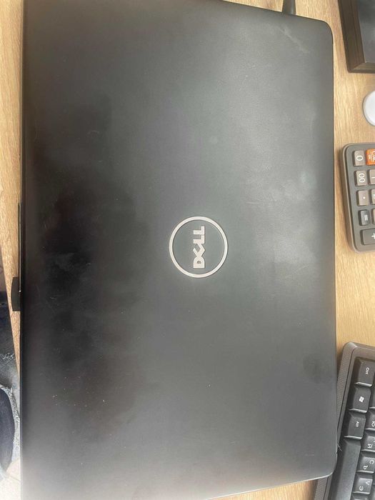 Лаптоп DELL + зарядно и чанта