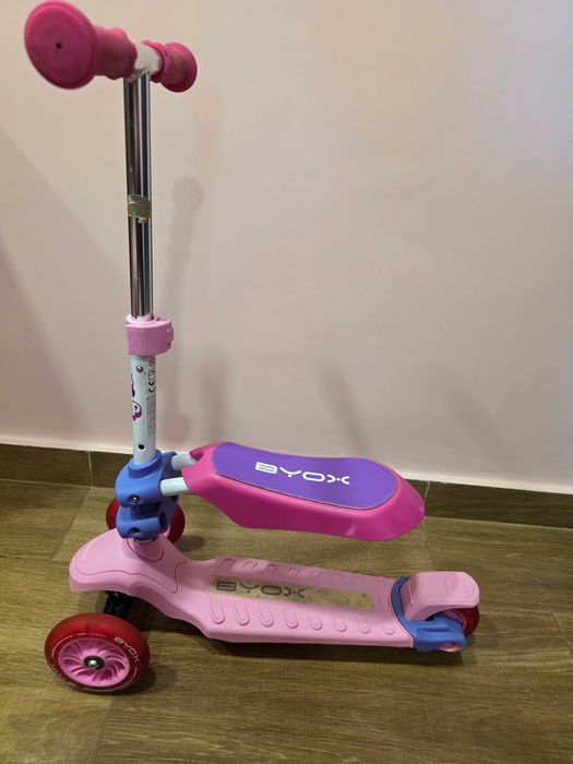 BYOX Тротинетка – скутер със седалка 2в1 POP РОЗОВ