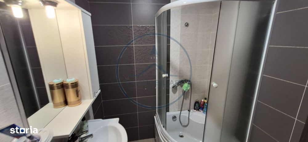 Apartament 3 camere, zona Subcteate
