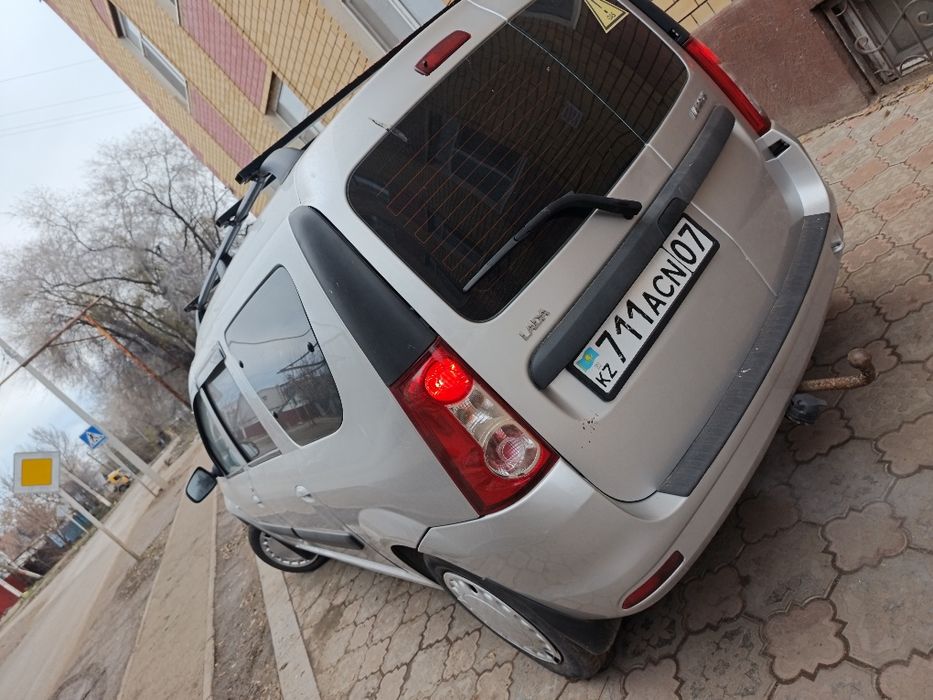 Продам Ларгус 7 местный