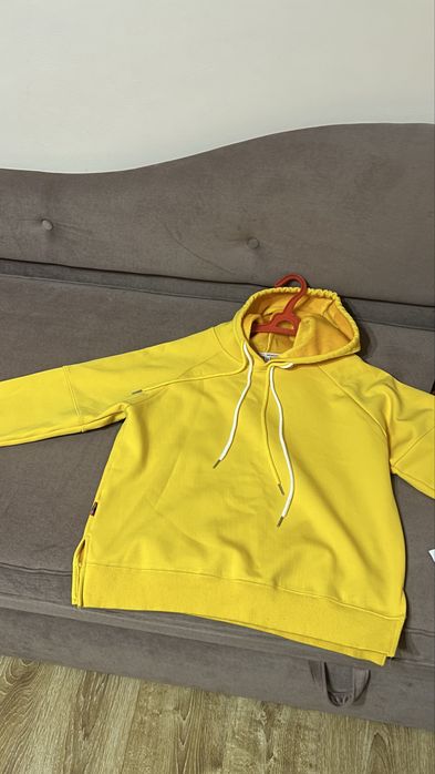 Продам женские  одежды  размер 46.