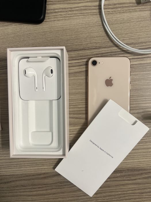 Продам обмен айфон 8