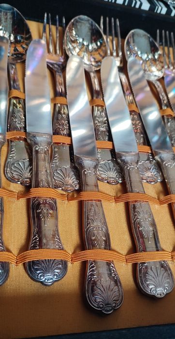 Дълбоко посребрени прибори за хранене