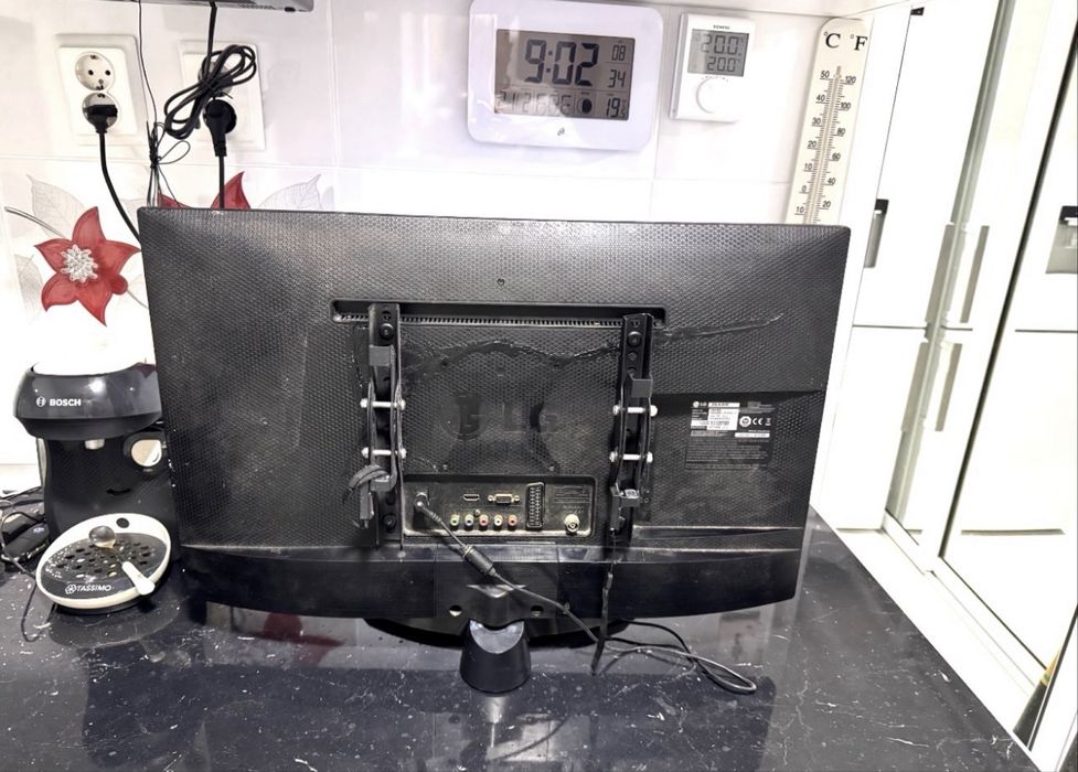 Tv LG cu telecomanda