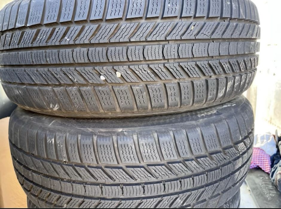 Продавам 2бр гуми 205/55R17 Continental Contiwinter