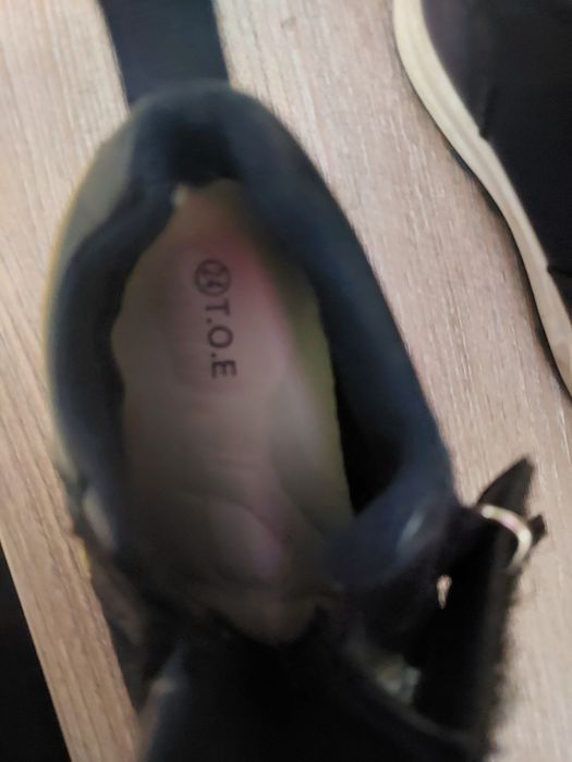 Детские кроссовки.