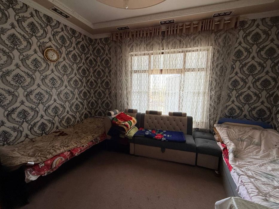 Hovli sotiladi srochni