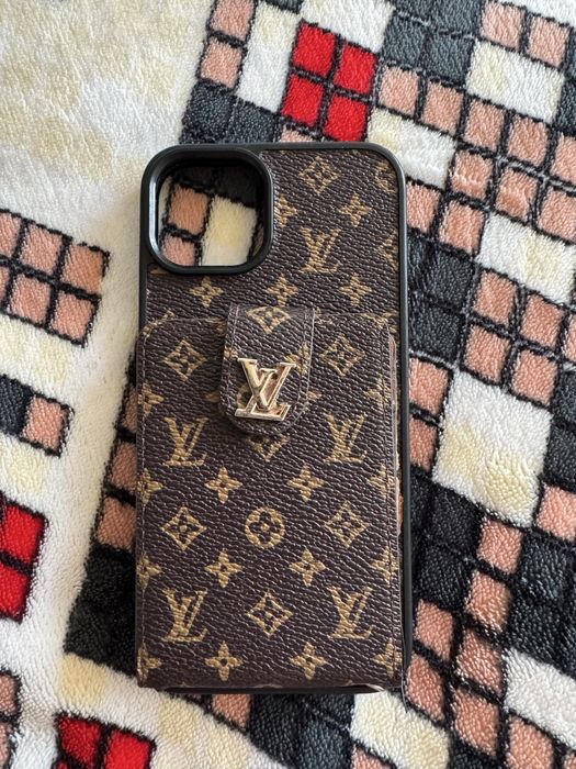 Продаю чехлы на iPhone 13