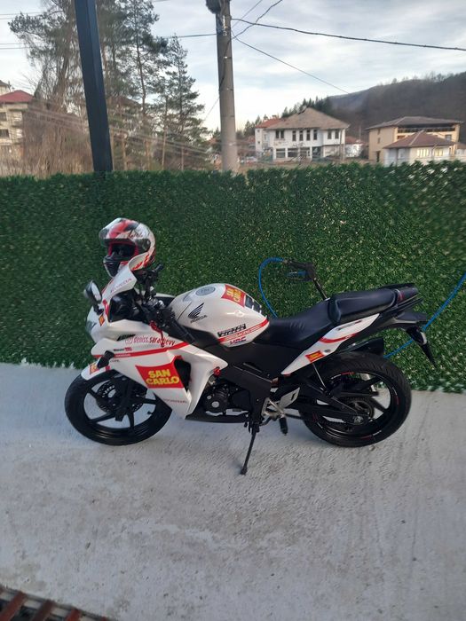 Honda cbr125 jc50