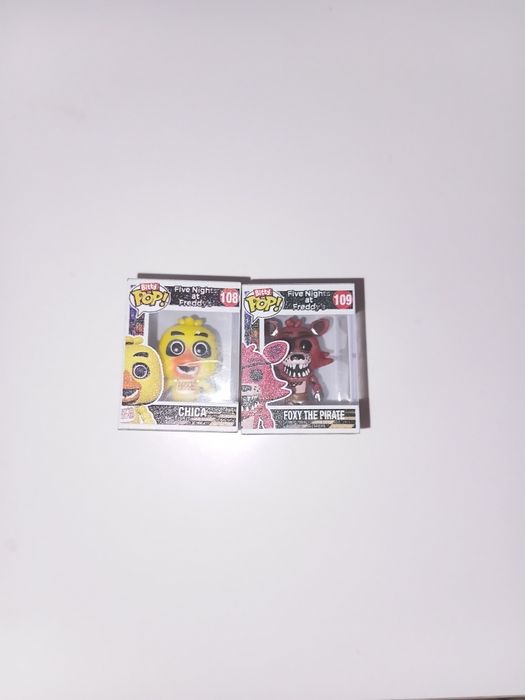 funko pop five night at freddy's. chica и foxy.