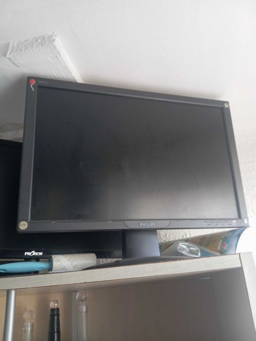 Продавам монитор