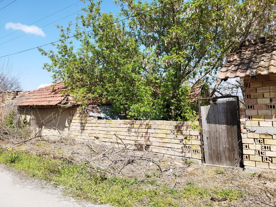 Къща за продан в с.Караманово