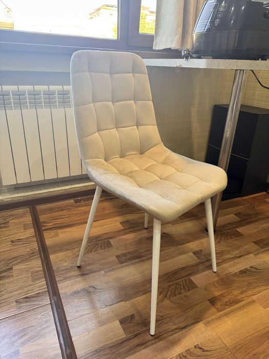 Продаются два стула