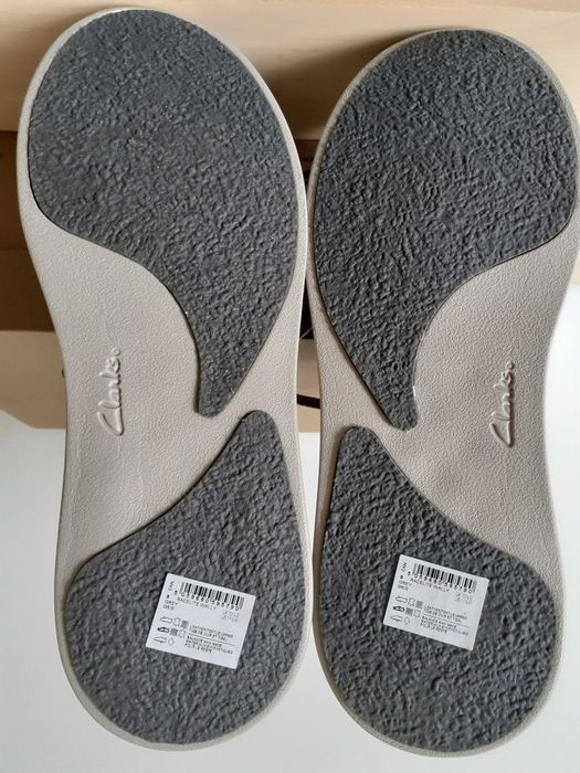 Обувки Clarks - чисто нови