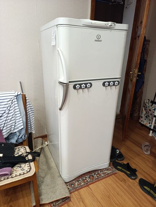 Холодильник Indesit б/у