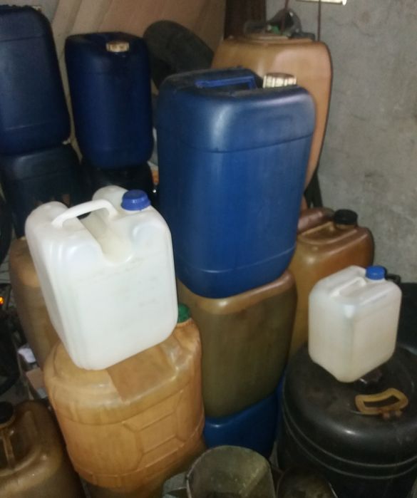 Butoi,bidon 60 litri din plastic gros cu capac filetant