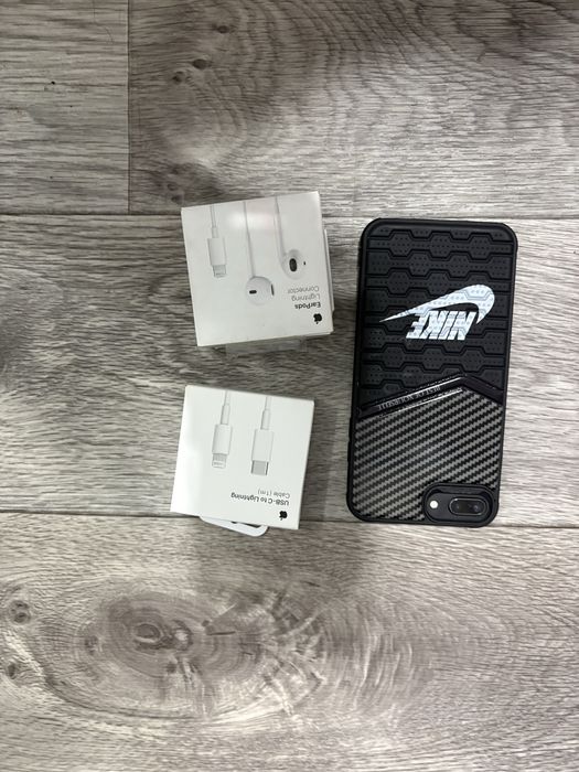 Айфон 8 плюс  телефон