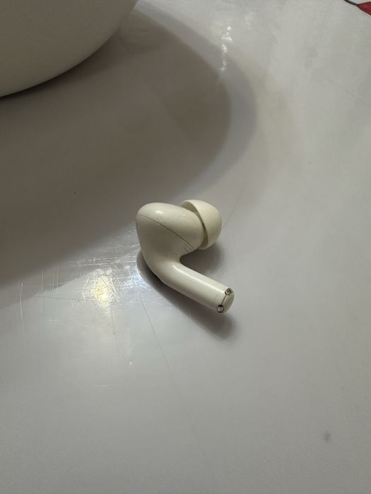Airpods pro 2 левый ухо