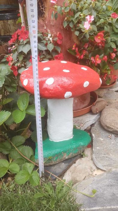 Градинска фигура от камък