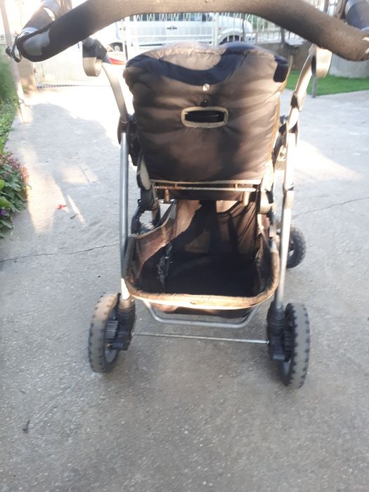 Продавам детска Комбинирана количка Bertoni