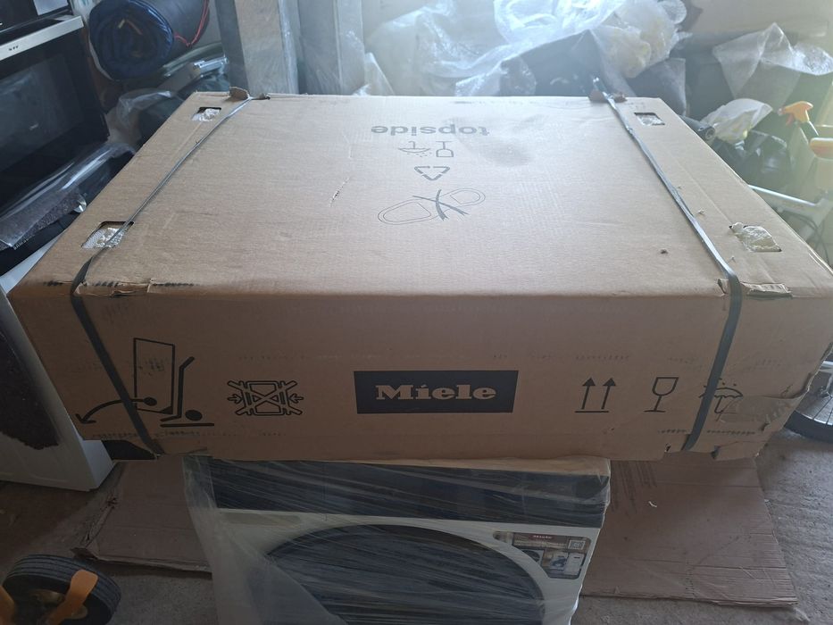 Plita Miele cu i nductie  si hota integrata,NOUA Sigilata