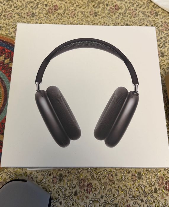 AirPods Max 1 version