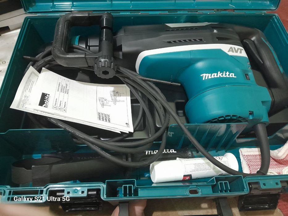 Срочно продается Двухрежимный перфоратор SDS-MAX Makita HR5212