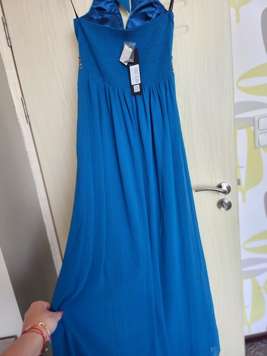 Дамска официална рокля с гол гръб