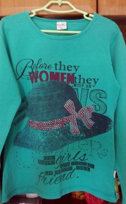 Продам трикотажные кофты для девочек 6-8лет