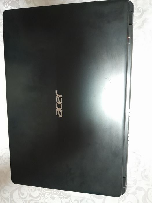 Acer Noutbook sotiladi
