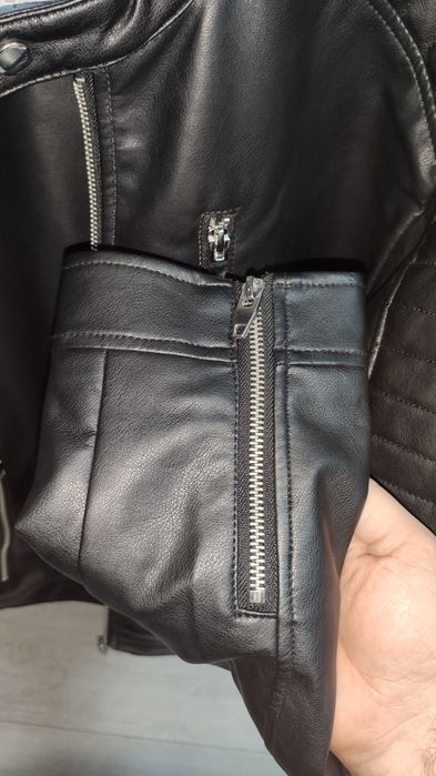 Продам новую кожаную куртку