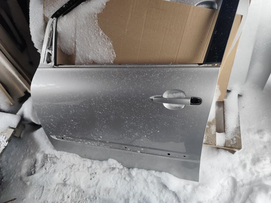 Запчасти Тойота Авенсис Версо