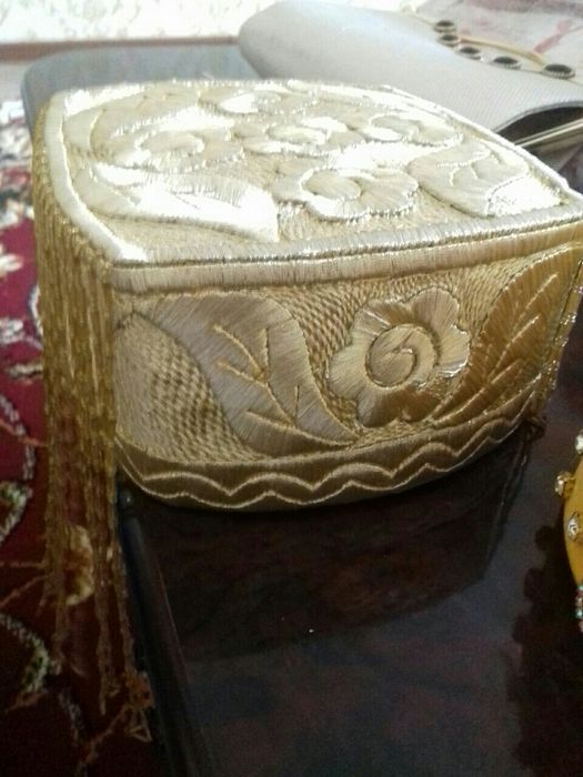 Kelinchaklar uchun zar qalpoq.