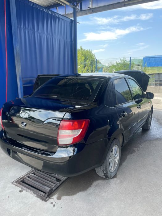 Продаю машину Lada Granta