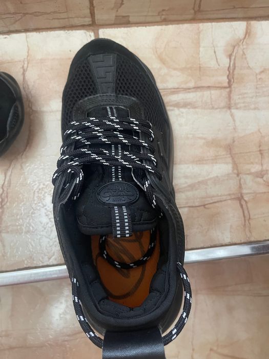 Versace chain reaction