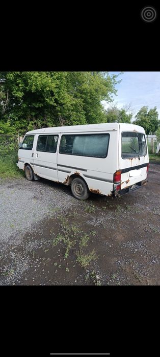 Продам машину Mazda E2000