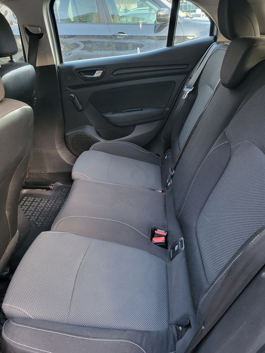Renault Megan lV hatchback cu GPL
