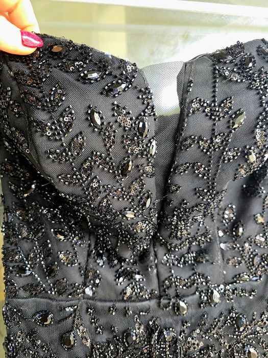 Официална коктейлна бална рокля с ресни от мъниста