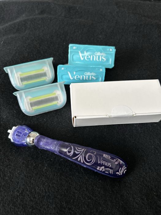 Set Aparat Braun Face FS1000 +Aparat Gillette Venus & 4 rezerve